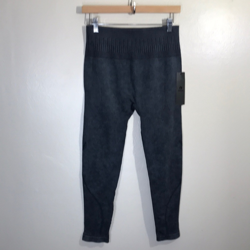NWT Mono B Seamless Workout Legging